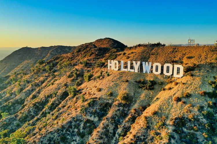 Schriftzug Hollywood auf den Hollywood Hills in Los Angeles